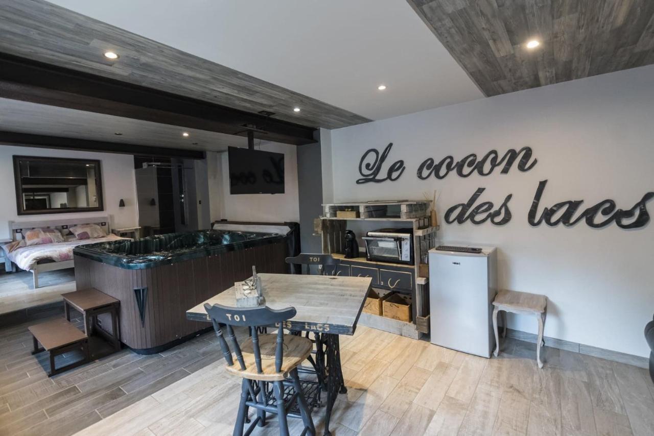 Le cocon des lacs Boussu-lez-Walcourt Extérieur photo