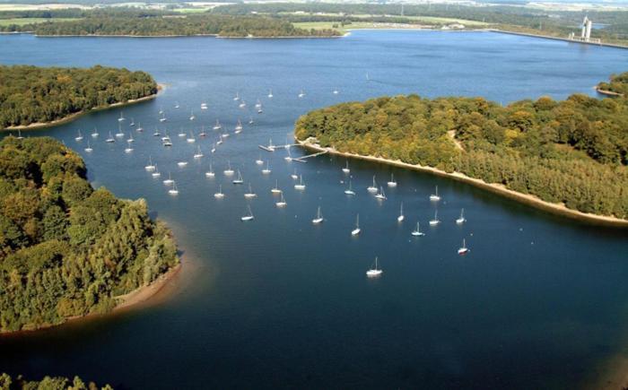 Le cocon des lacs Boussu-lez-Walcourt Extérieur photo